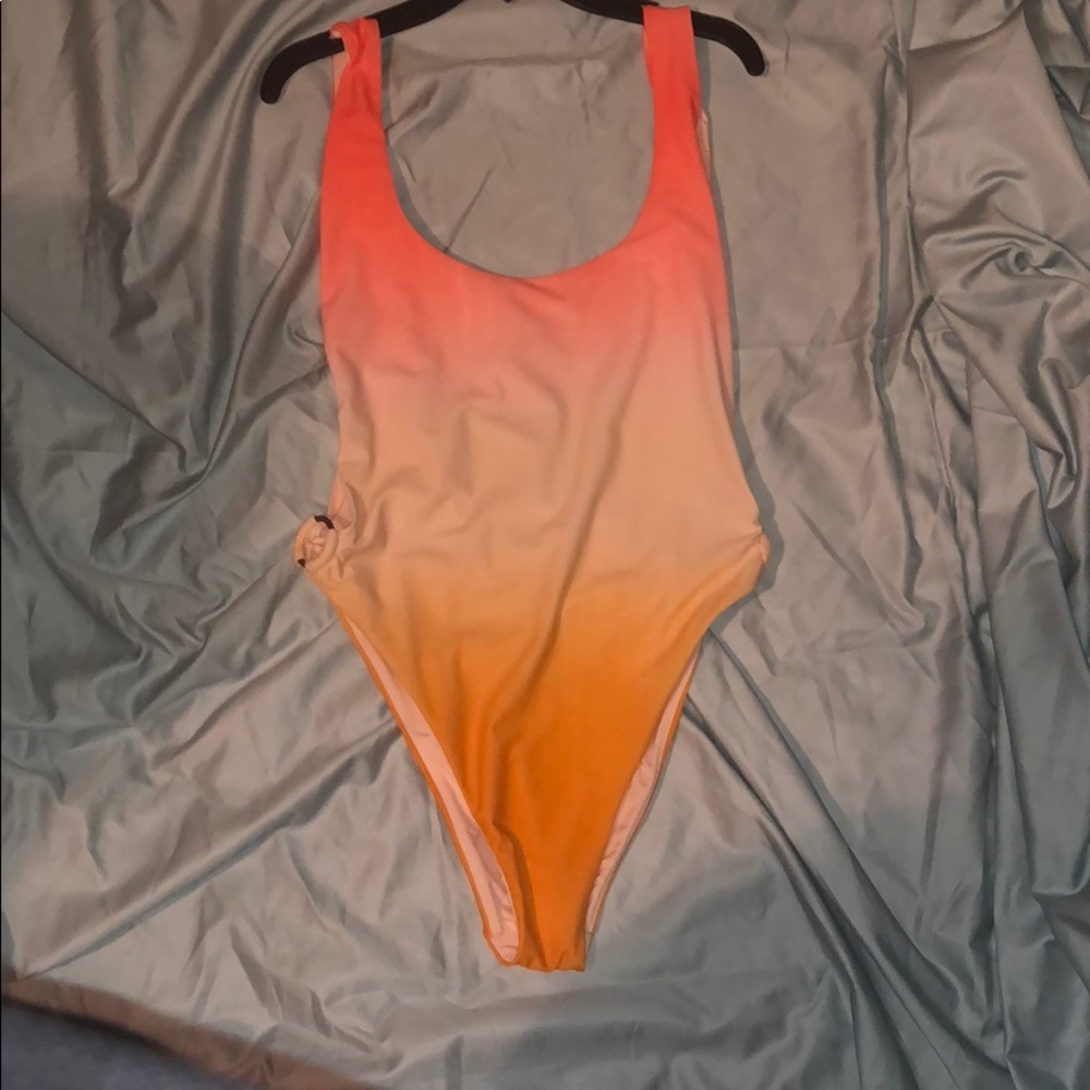 Aerie one piece swimsuit🧡💕